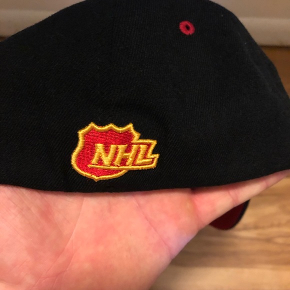 Chicago Blackhawks Hat - Picture 3 of 4